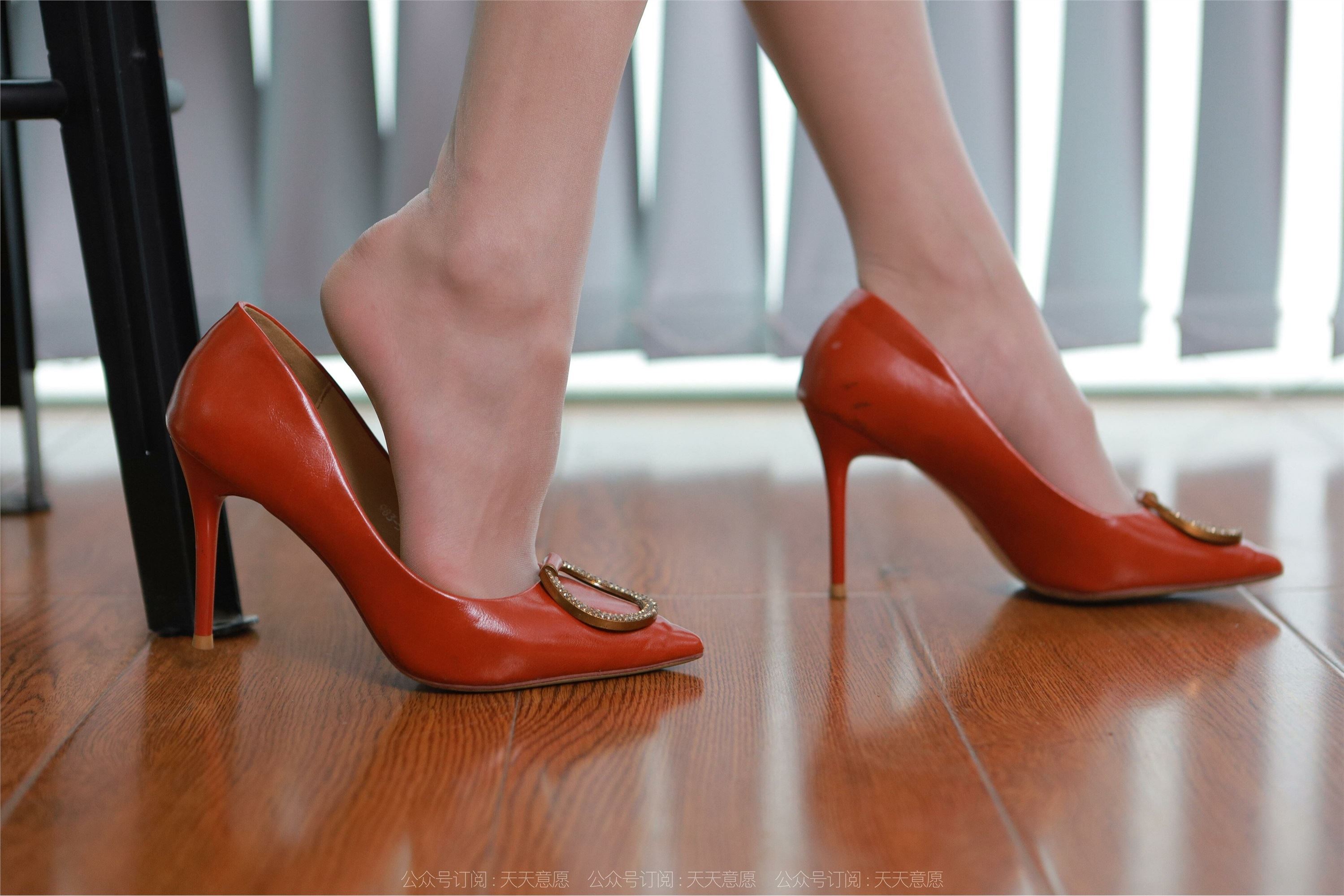 IESS异思趣向  2022.02.12 丝享家1003：小六《橘红高跟性感短裙》